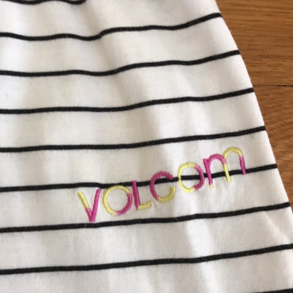 ☀️sale!☀️ Volcom cross back tank - Picture 2 of 4